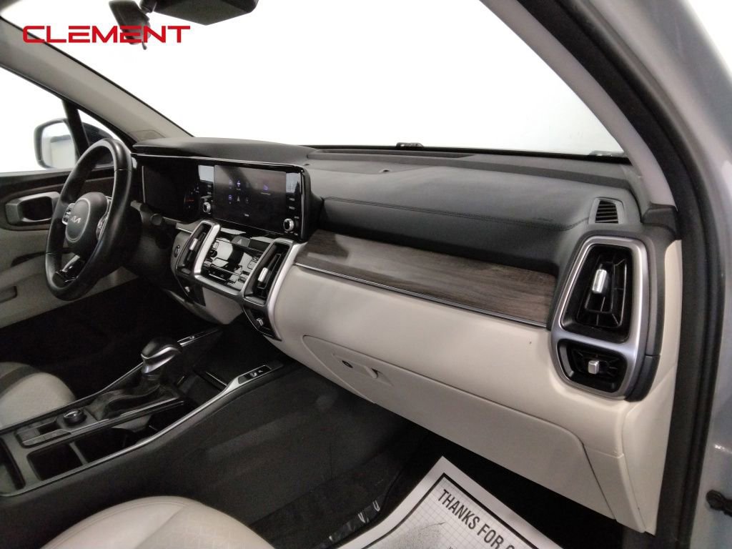 Used 2022 Kia Sorento EX image 39