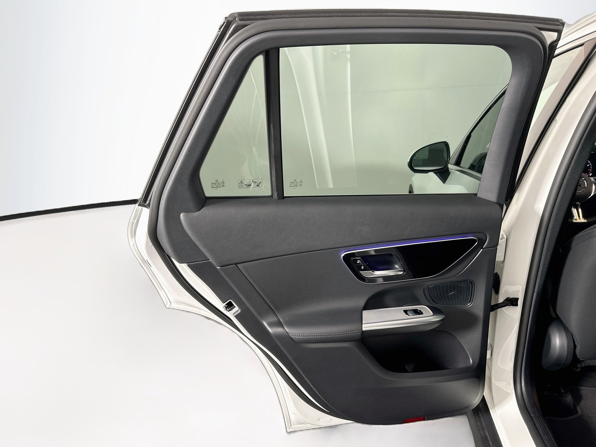 Used 2025 Mercedes-Benz GLC 300 image 26