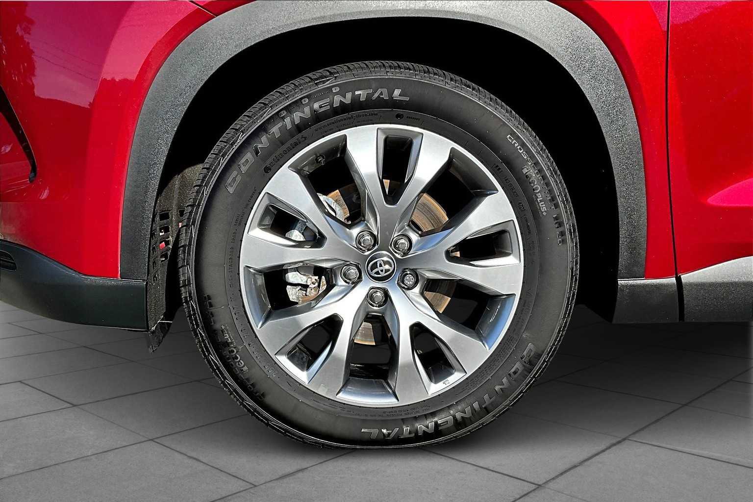 Used 2024 Toyota Grand Highlander Limited image 9