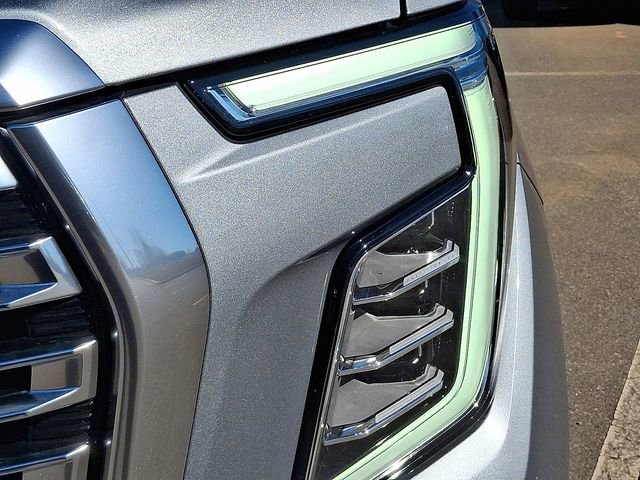 Used 2025 GMC Yukon XL Denali image 9