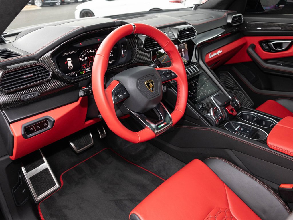 Used 2022 Lamborghini Urus AWD/4WD image 21