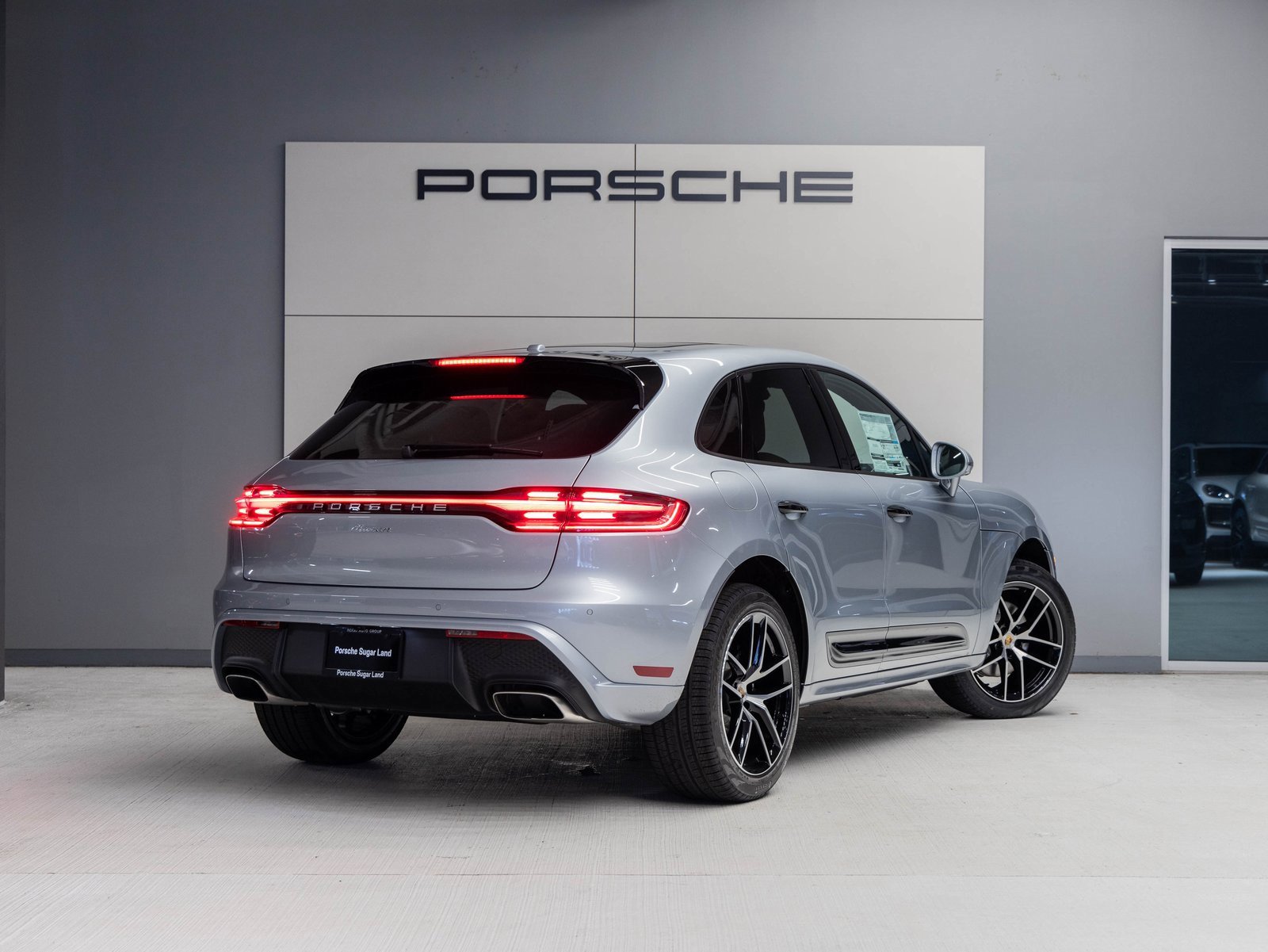 New 2026 Porsche Macan image 7