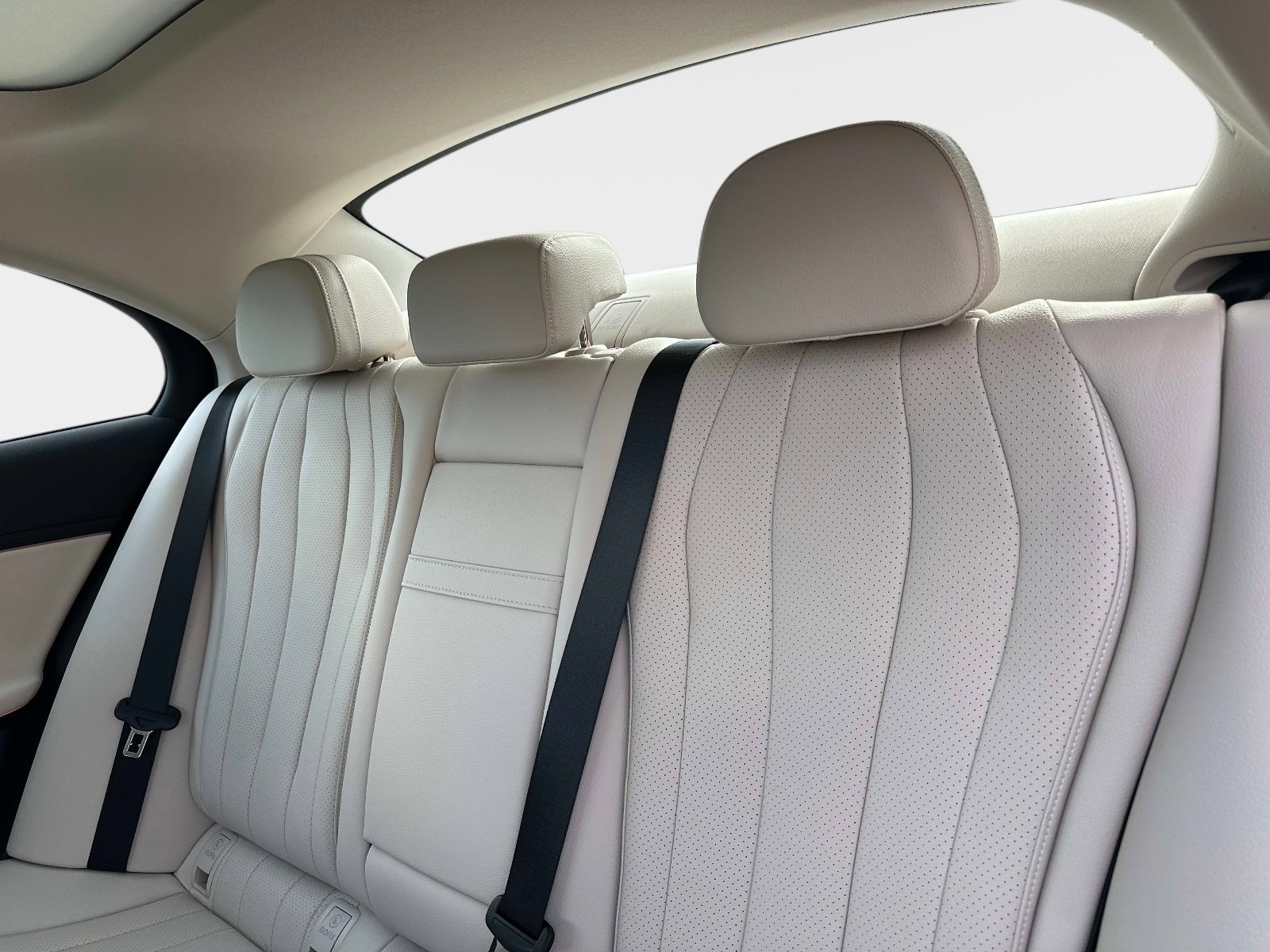 Used 2026 Mercedes-Benz E 350 Sedan image 14