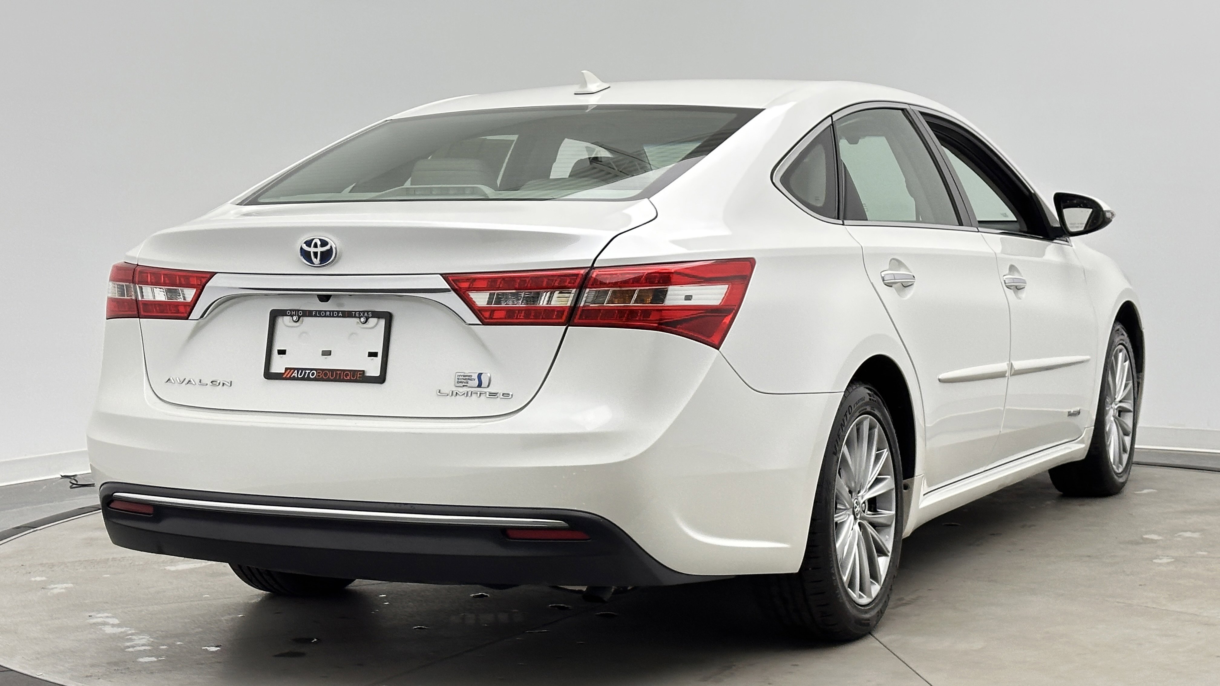 Used 2018 Toyota Avalon Limited w/ Protection Package FWD image 10