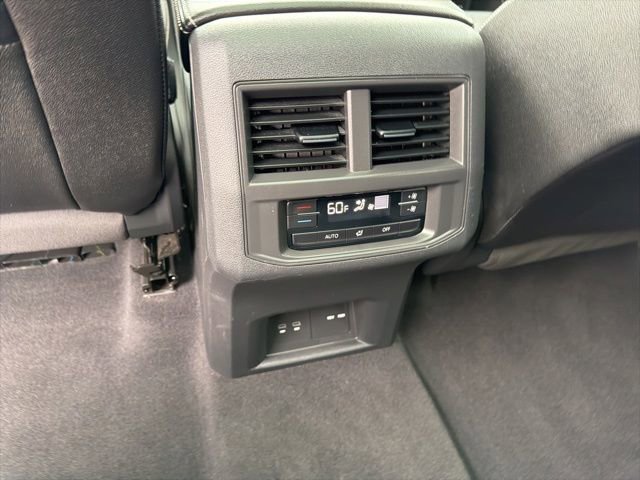 Used 2023 Volkswagen Atlas SE w/ Panoramic Sunroof Package FWD image 16