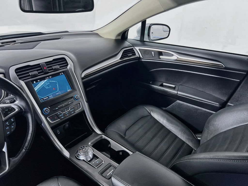 Used 2017 Ford Fusion Energi SE FWD image 23