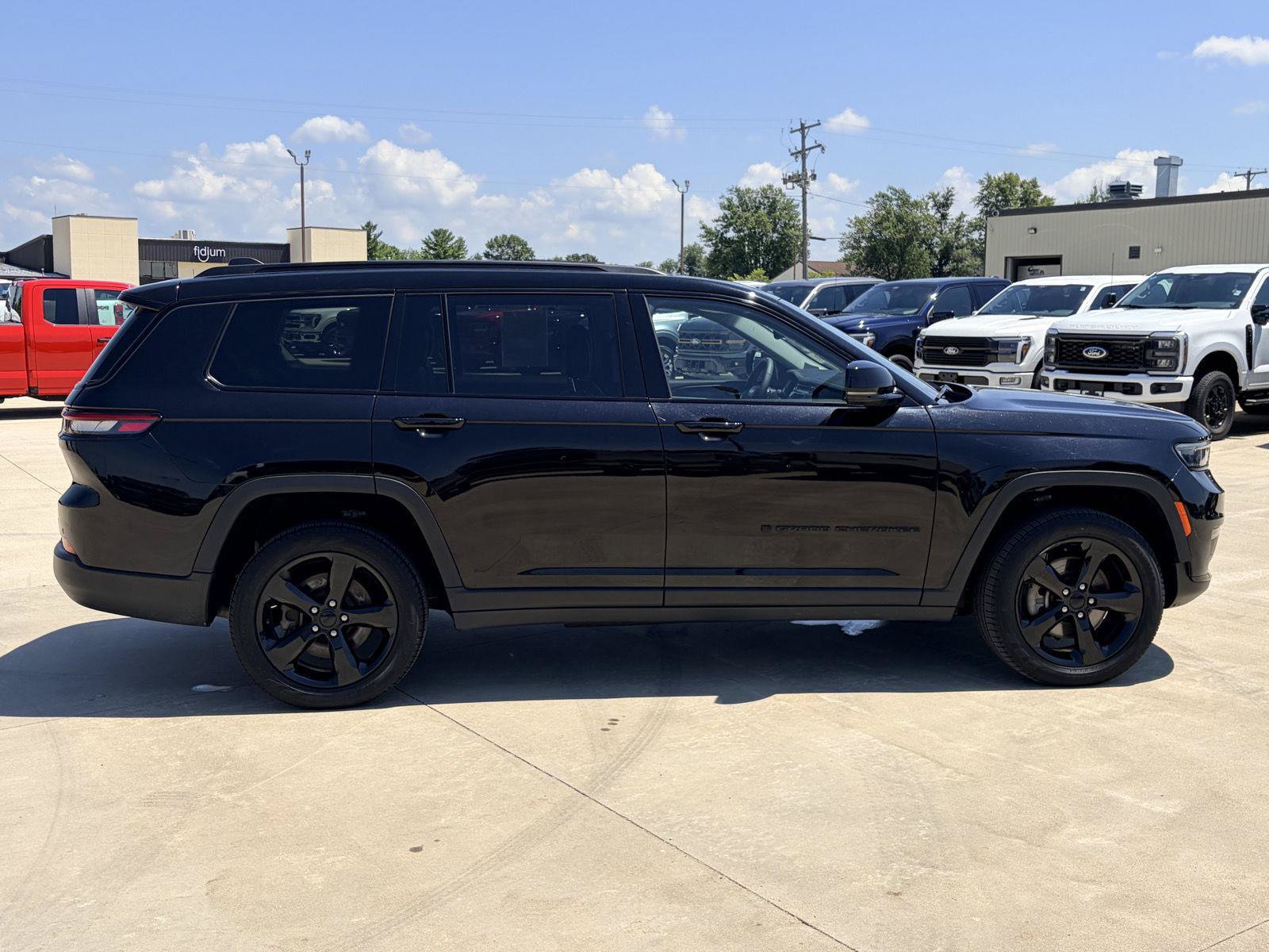 Used 2023 Jeep Grand Cherokee L Limited w/ Black Appearance Package AWD/4WD image 45