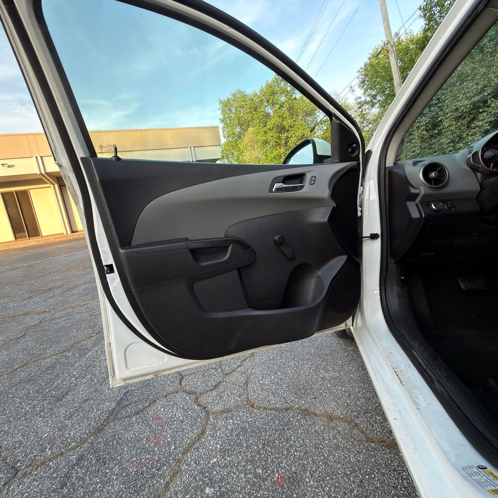 Used 2014 Chevrolet Sonic LS image 10