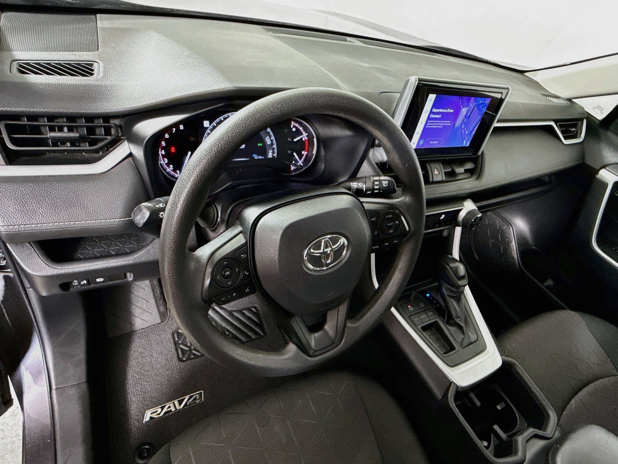 Certified 2024 Toyota RAV4 XLE FWD image 10