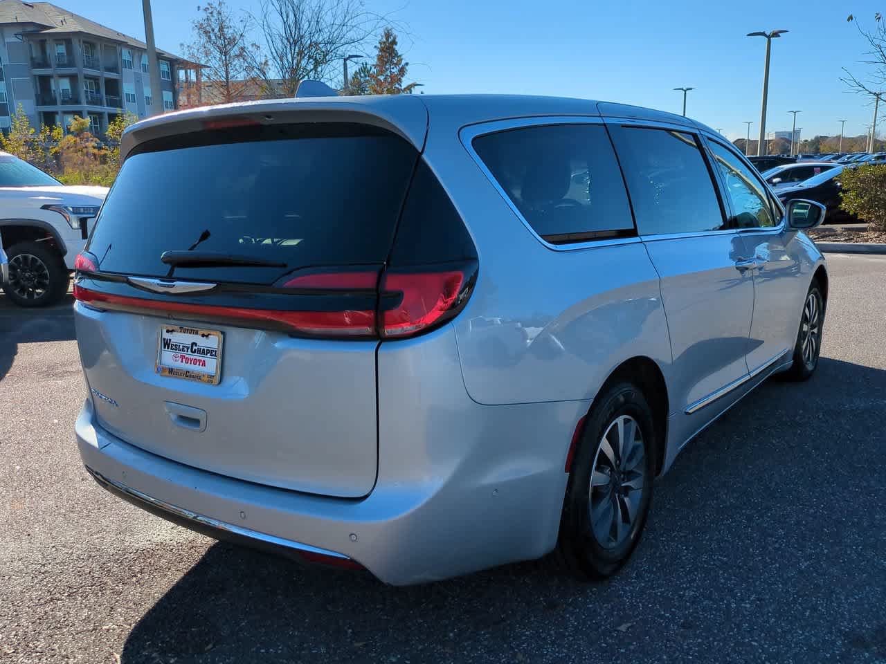 Used 2022 Chrysler Pacifica Limited FWD image 6