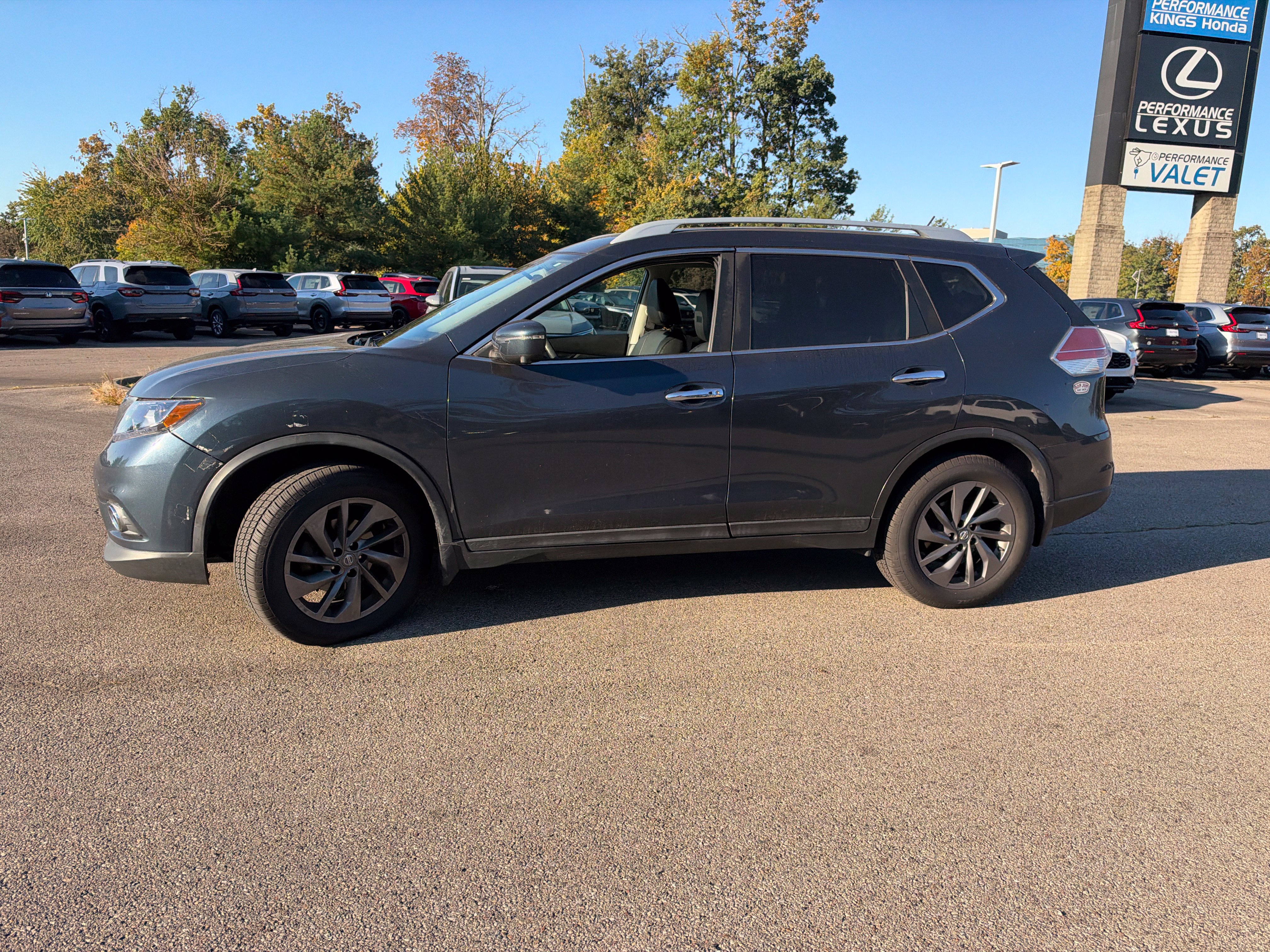 Used 2016 Nissan Rogue SL w/ SL Premium Package AWD/4WD image 8