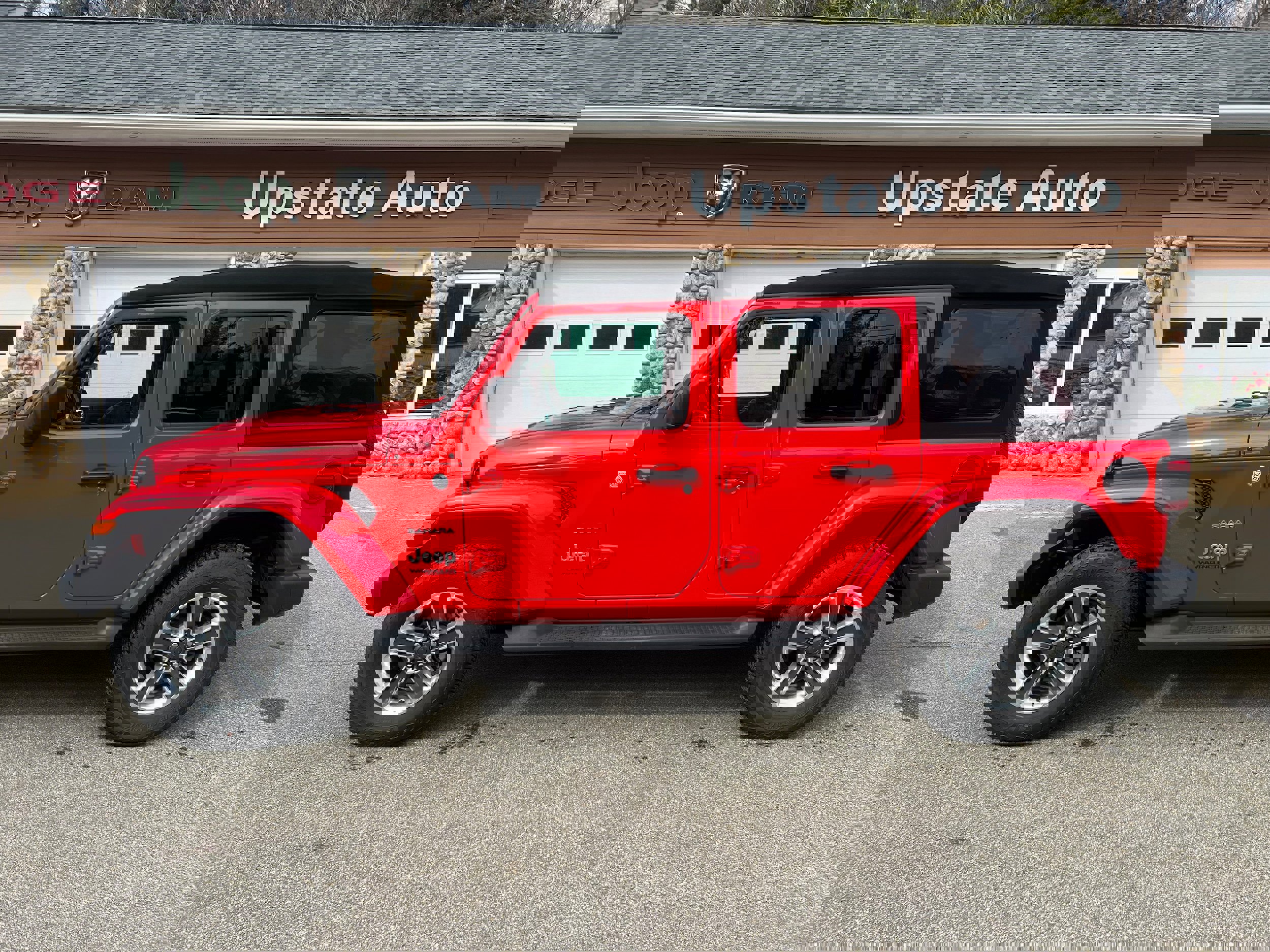 Used 2020 Jeep Wrangler Unlimited Sahara image 8
