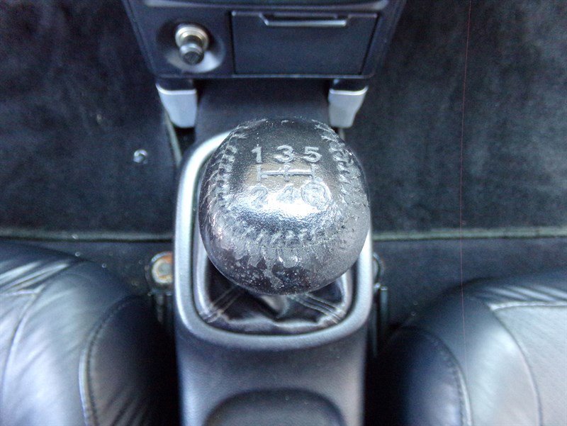 Used 2004 Toyota MR2 image 29