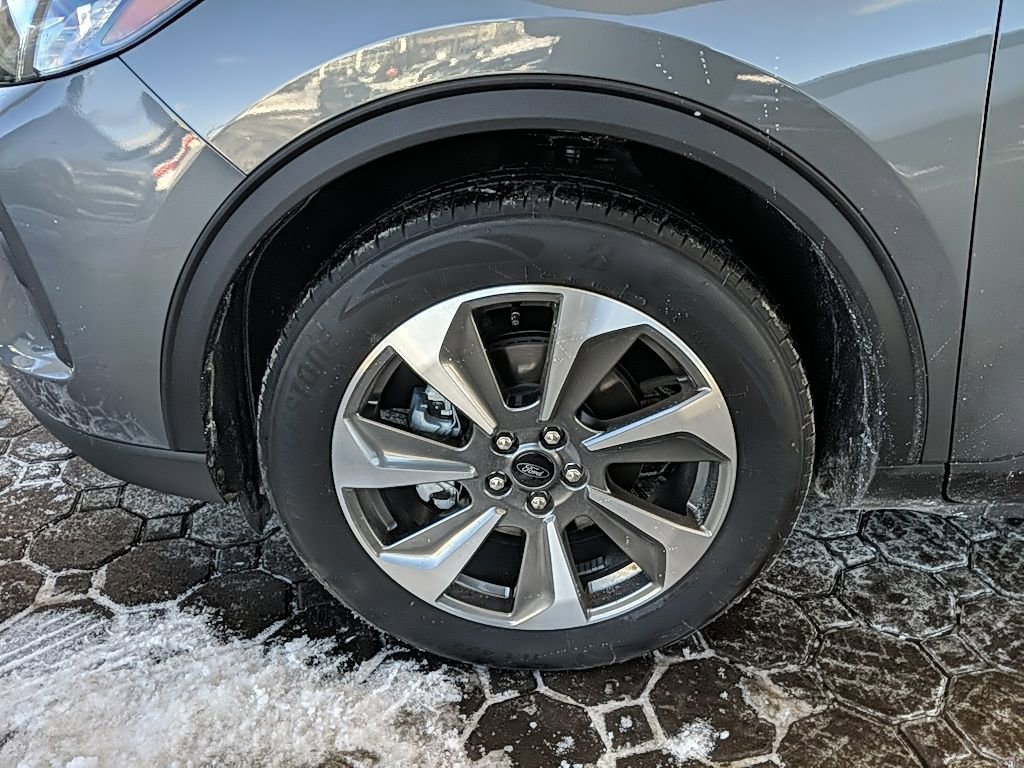 Certified 2025 Ford Escape Platinum image 11