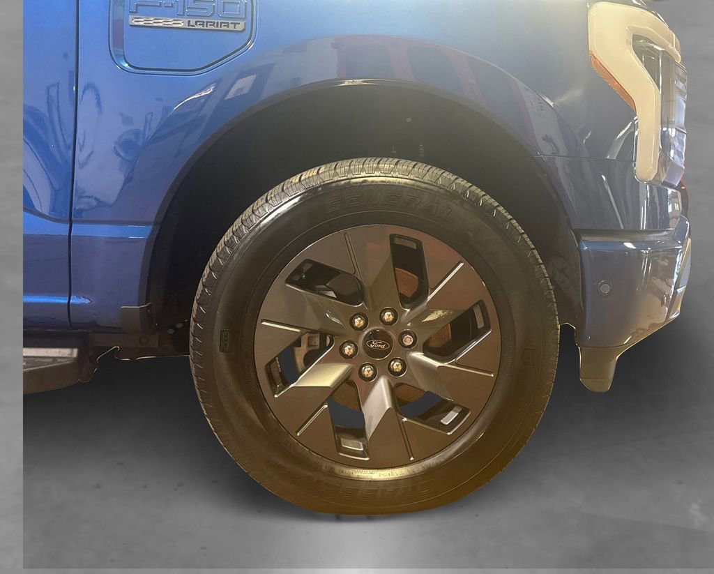 Used 2022 Ford F150 Lightning Lariat w/ Max Trailer Tow Package image 21