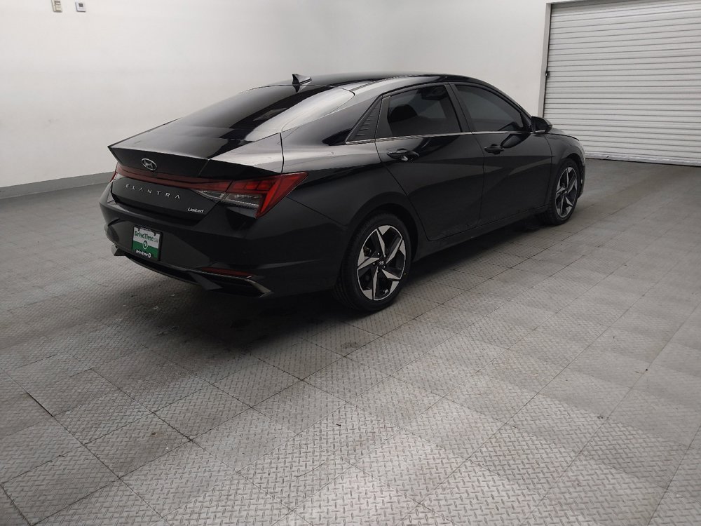 Used 2022 Hyundai Elantra Limited w/ Cargo Package FWD image 9