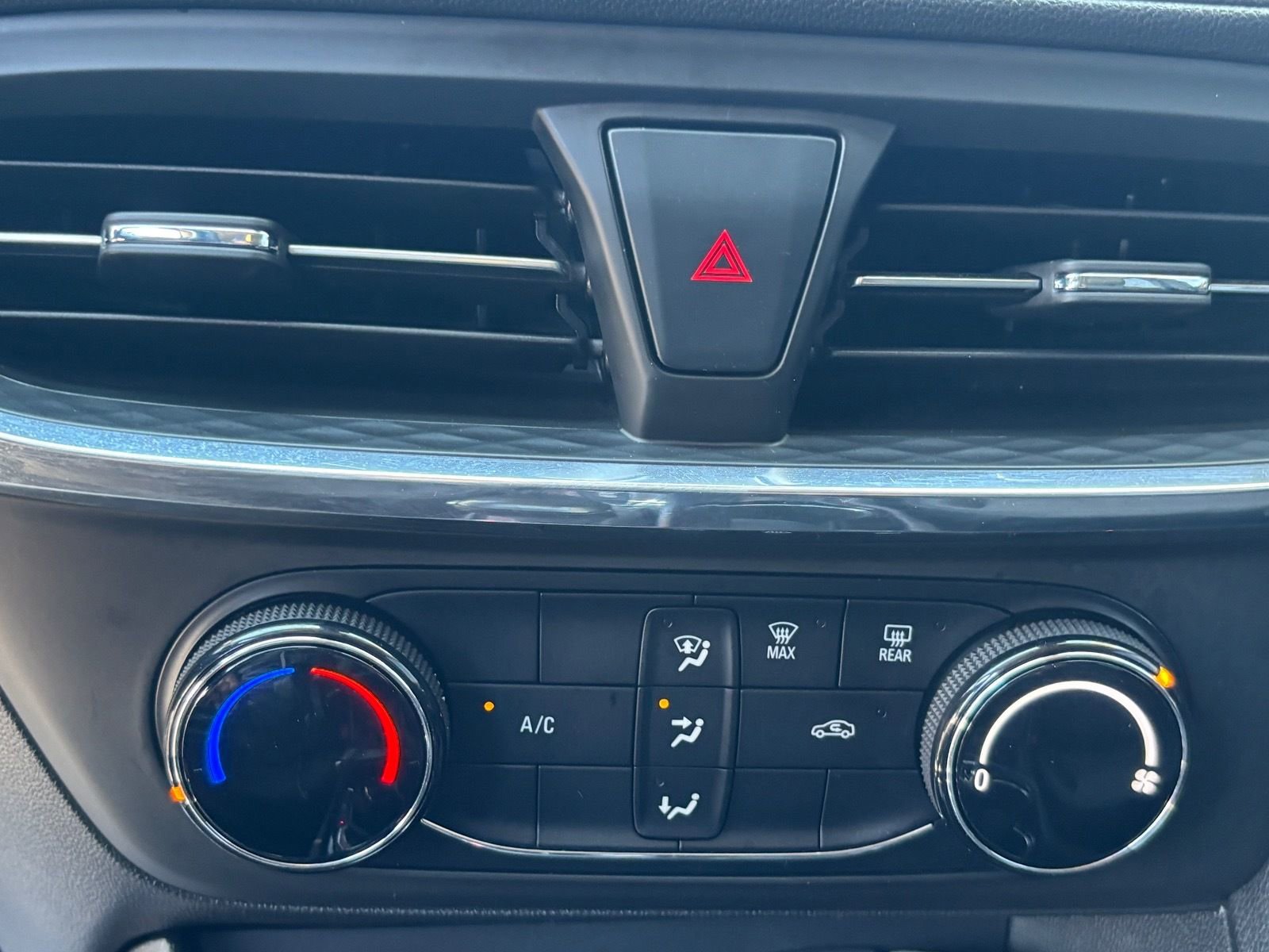 Used 2024 Buick Encore GX Preferred image 26