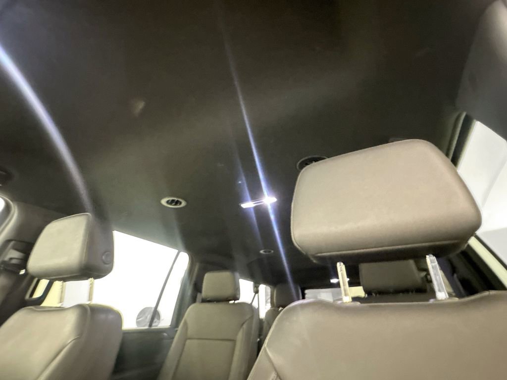 Used 2023 Chevrolet Suburban LT RWD image 21