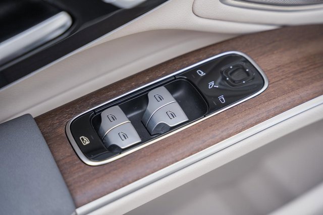 Certified 2024 Mercedes-Benz EQS 580 4MATIC Sedan image 33