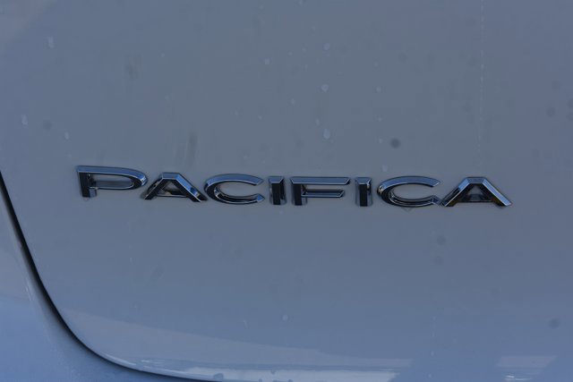 New 2026 Chrysler Pacifica Select image 7