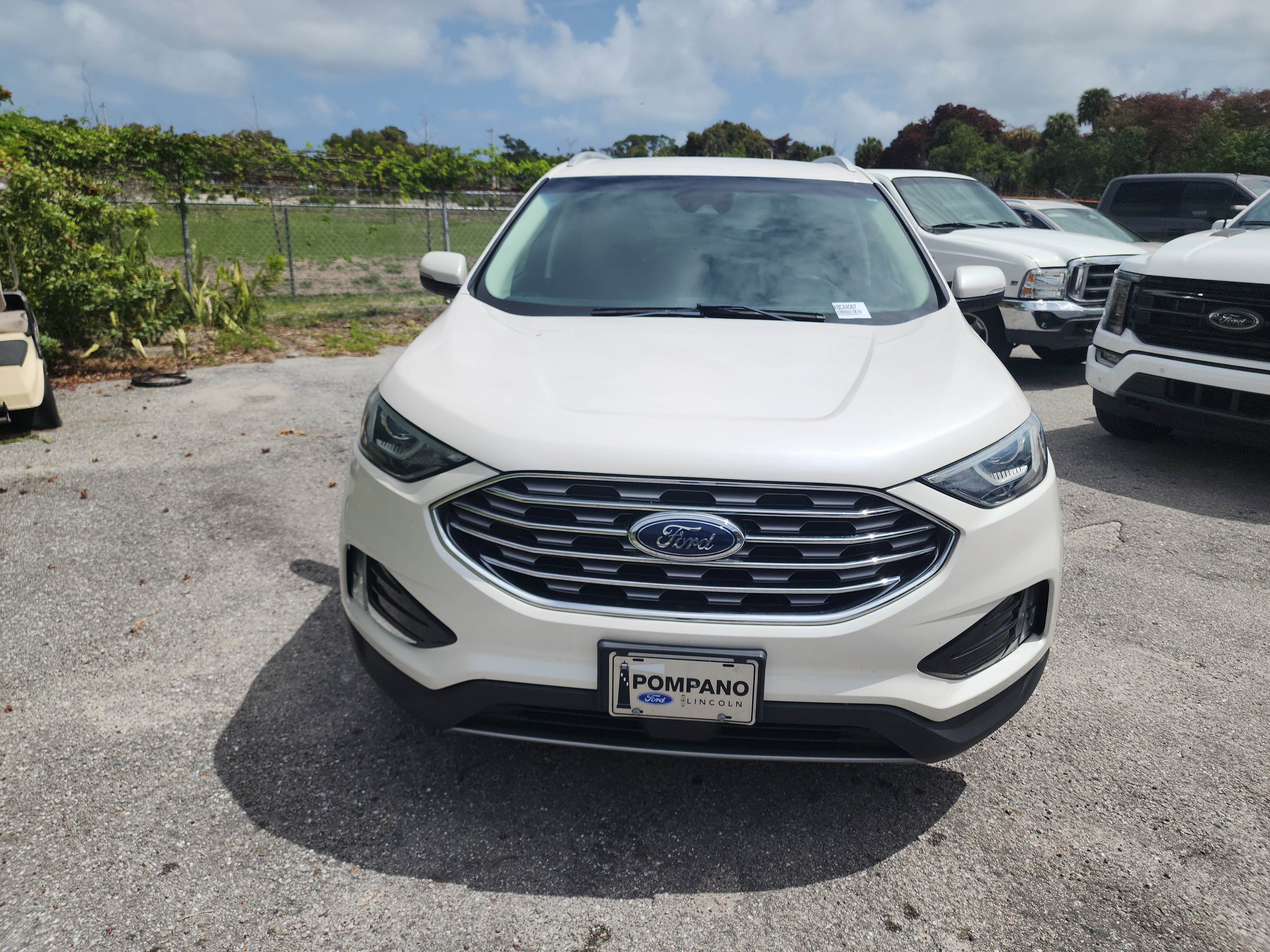 Used 2019 Ford Edge SEL w/ Equipment Group 201A image 2