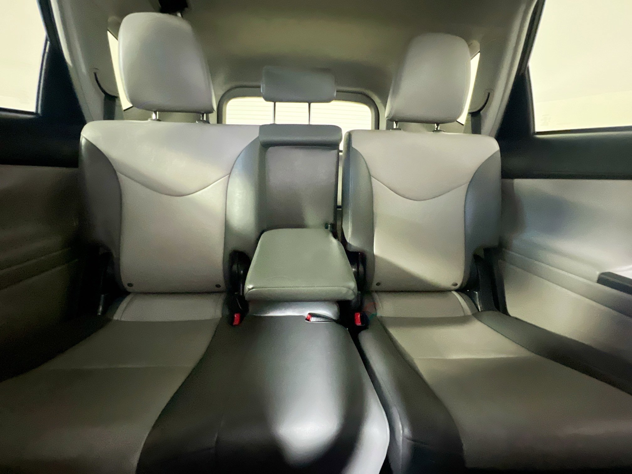 Used 2015 Toyota Prius V Five image 33