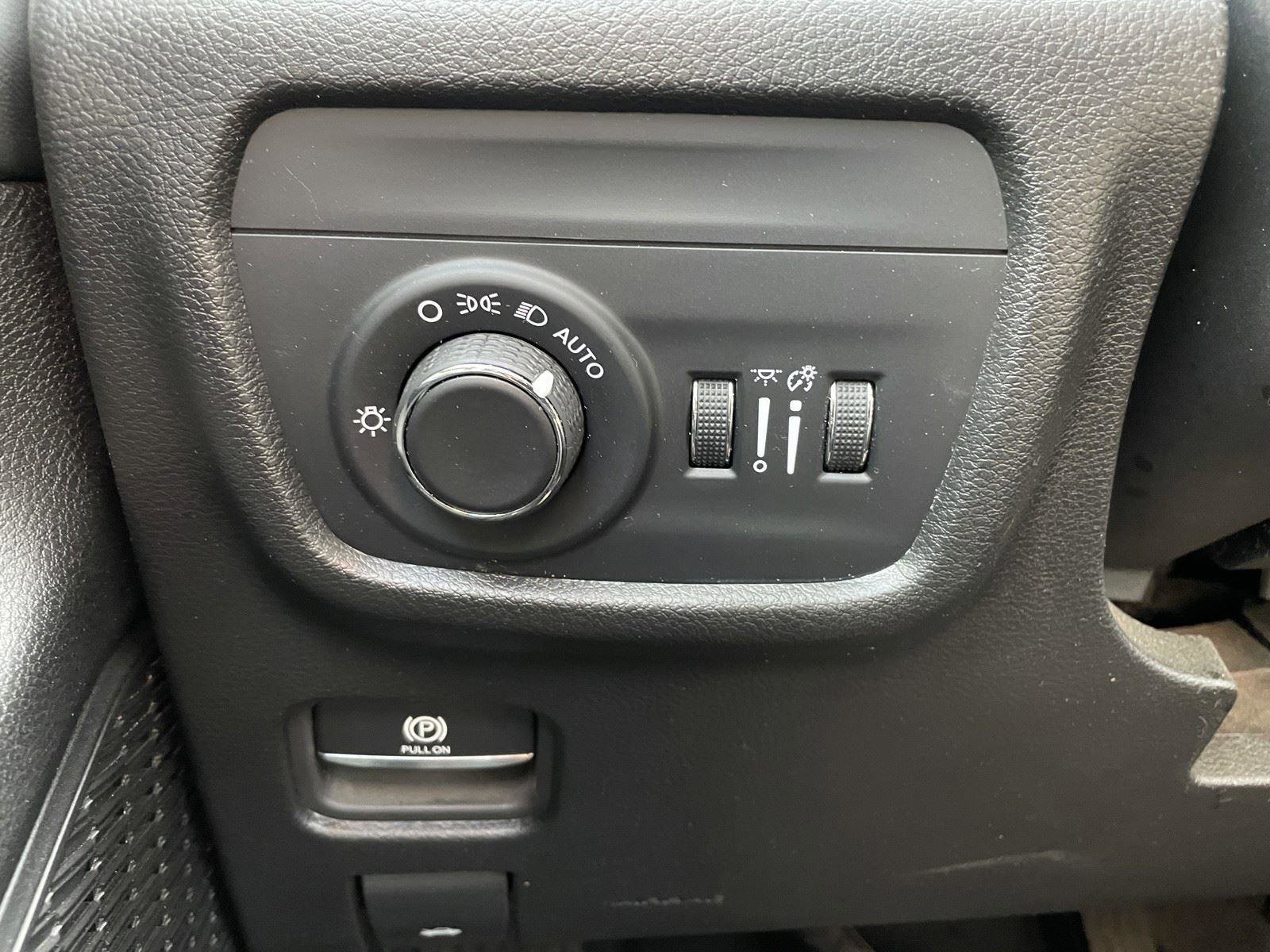 Used 2024 Jeep Grand Cherokee L Altitude image 29