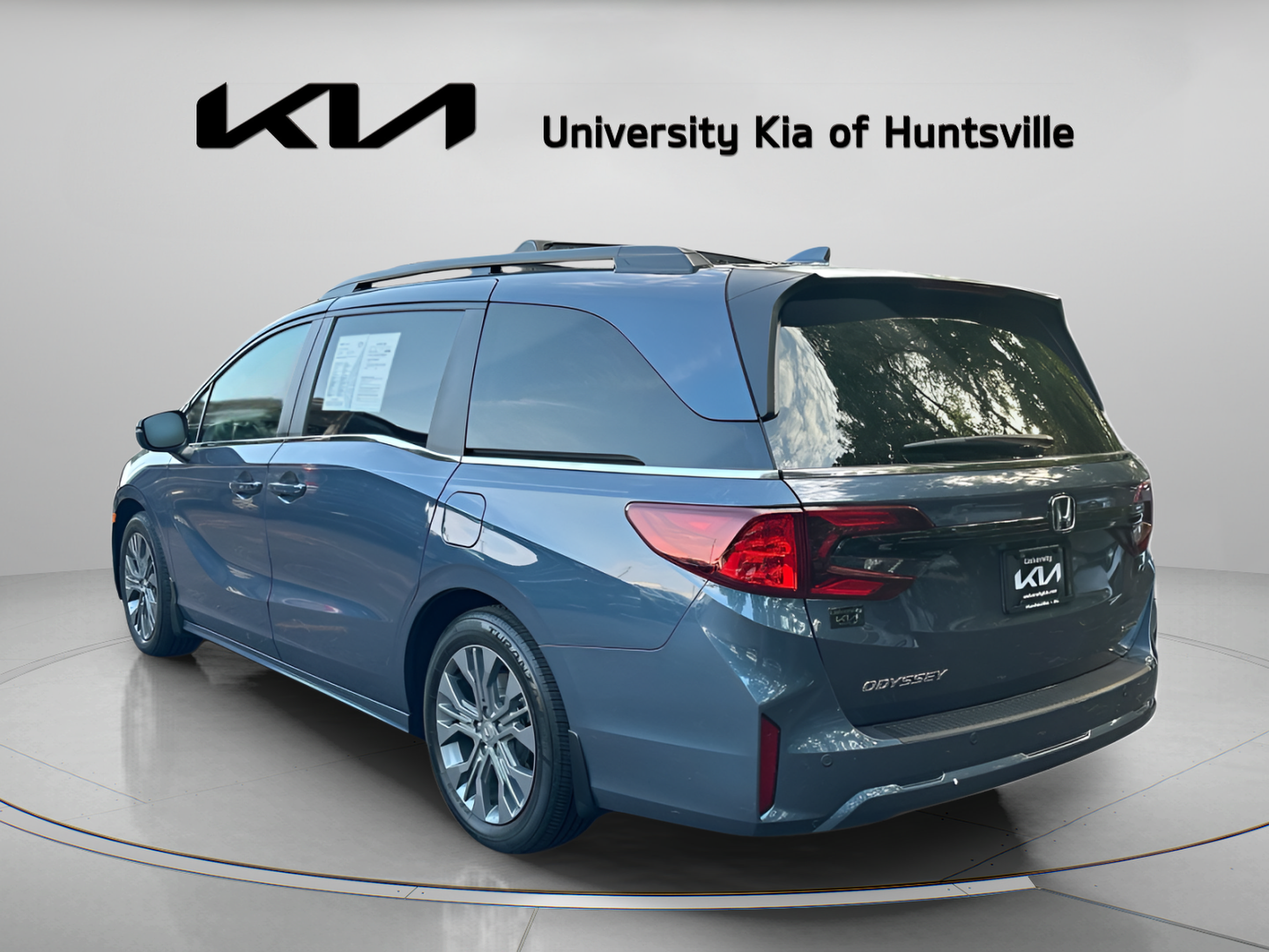 Used 2025 Honda Odyssey Touring image 6