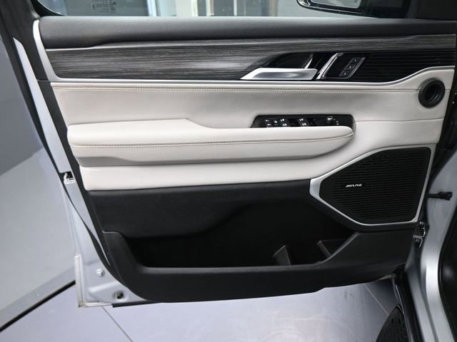 Used 2023 Jeep Wagoneer L Series III w/ Preferred Equipment Group image 43