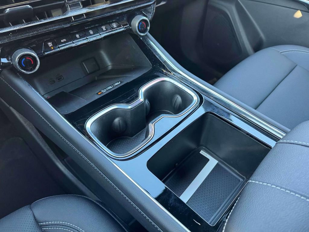 Used 2026 Chevrolet Traverse LT AWD/4WD image 29