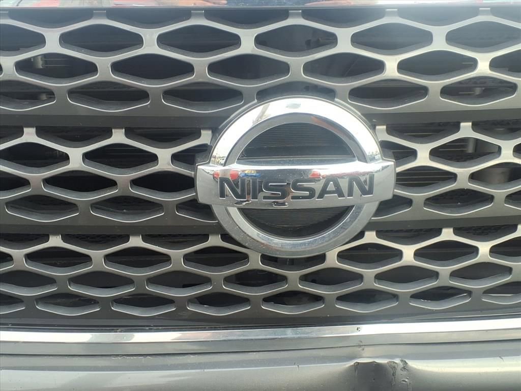 Used 2017 Nissan Titan SV image 26