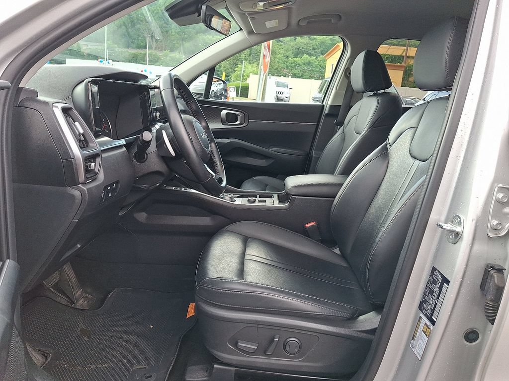 Used 2023 Kia Sorento EX AWD/4WD image 14