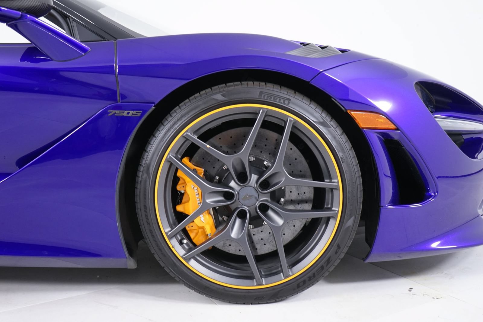 Used 2025 McLaren 750S Spider RWD image 16