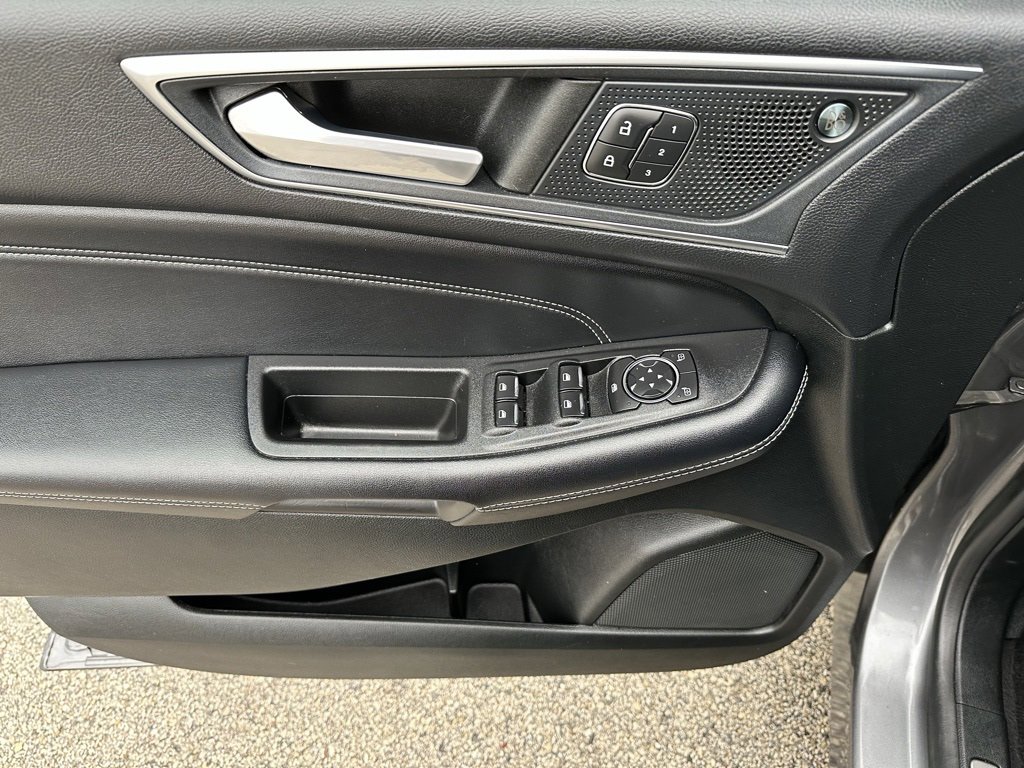 Used 2022 Ford Edge Titanium w/ Equipment Group 301A image 20