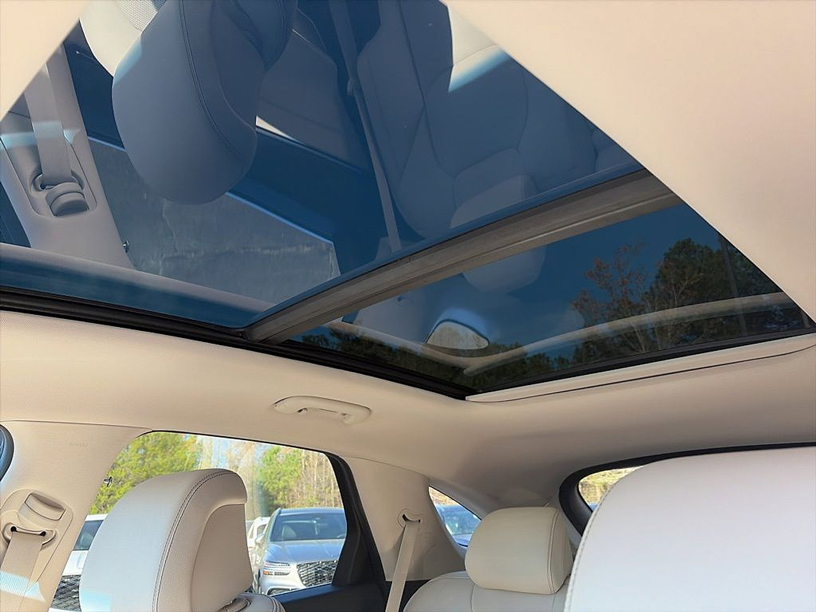 Used 2026 Genesis GV70 2.5T Select image 8