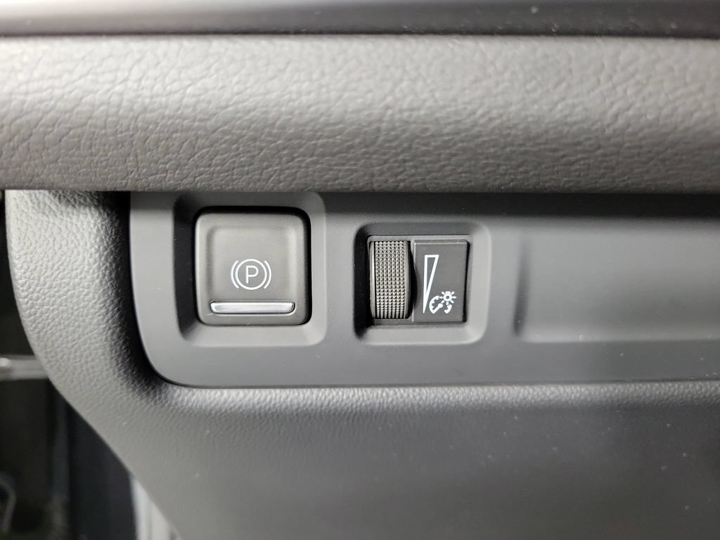 Certified 2024 Cadillac XT4 Sport FWD image 28