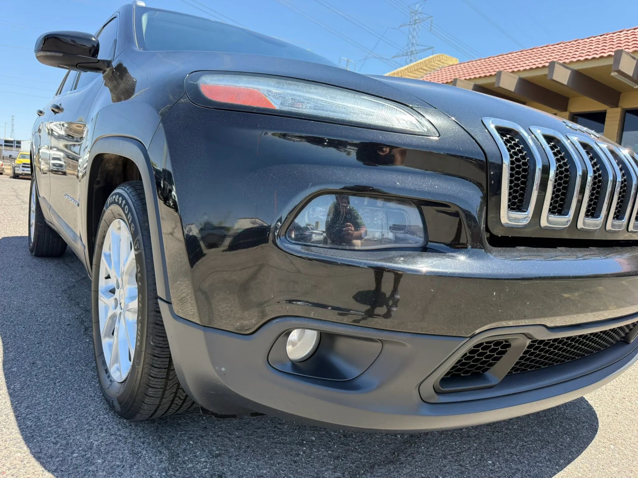 Used 2017 Jeep Cherokee Latitude w/ Safety/Convenience Group FWD image 40