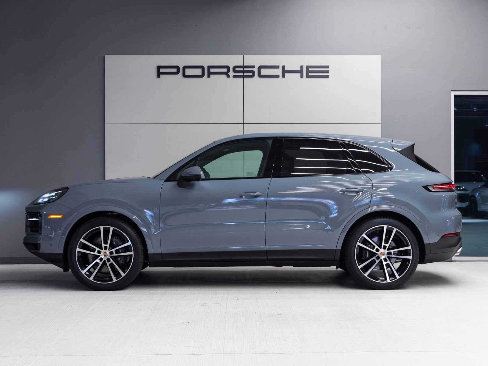 New 2026 Porsche Cayenne AWD/4WD image 2