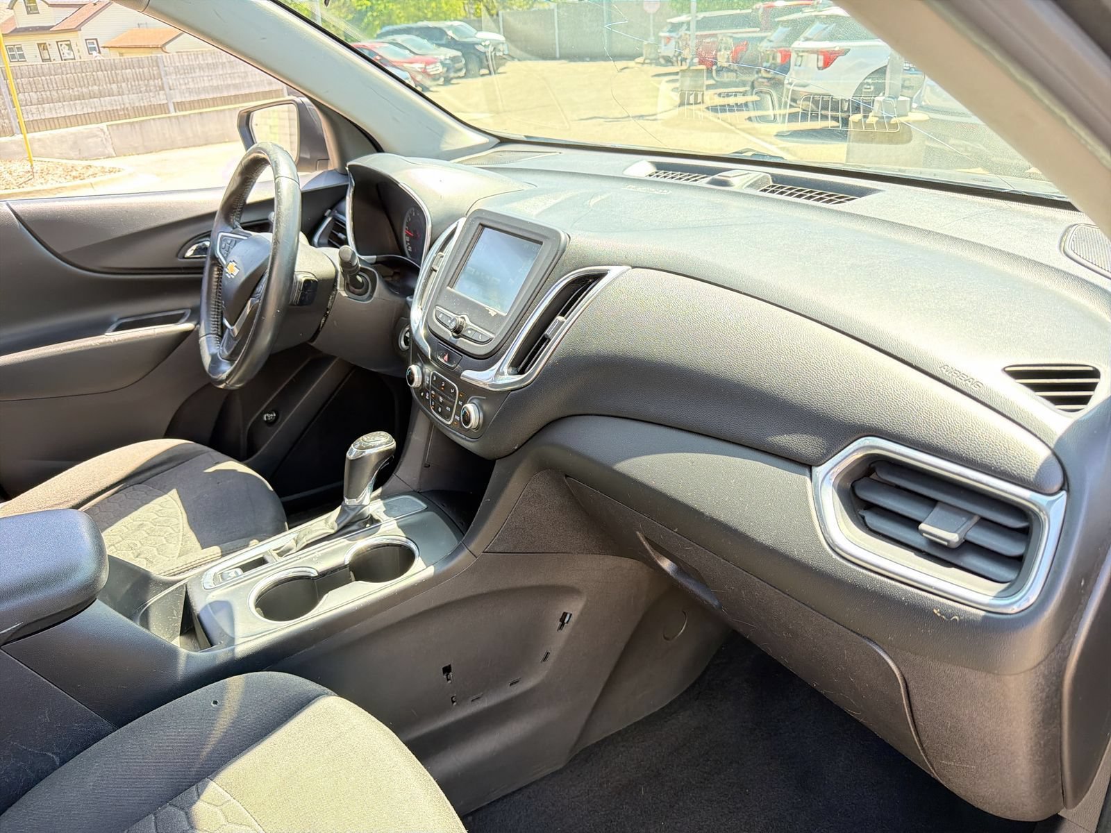Used 2018 Chevrolet Equinox LT FWD image 16
