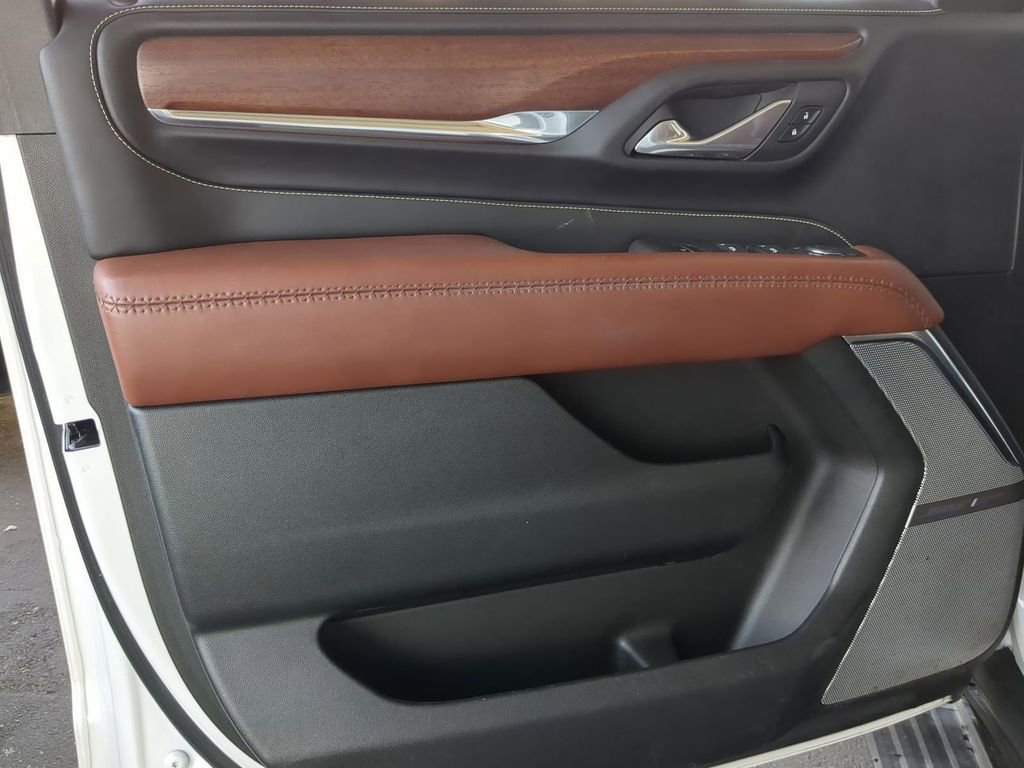 Used 2023 GMC Yukon Denali Ultimate image 18