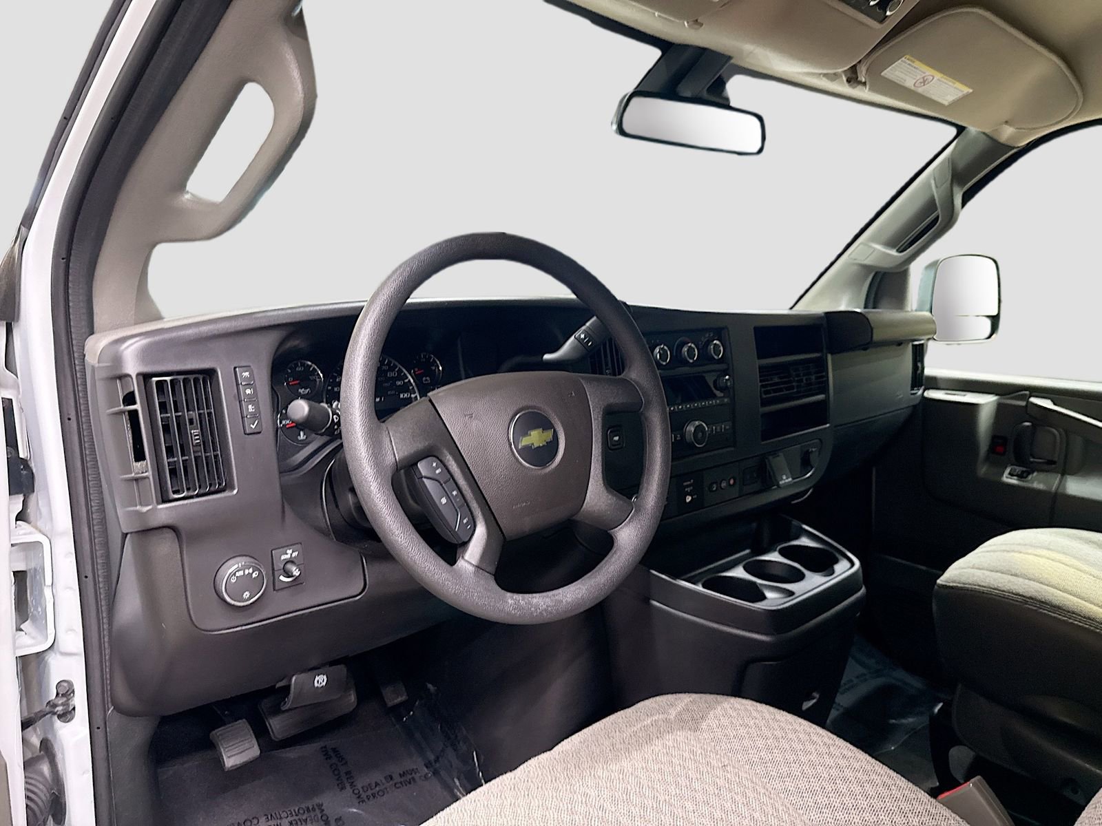 Used 2025 Chevrolet Express 3500 LT w/ LT Preferred Equipment Group RWD image 11