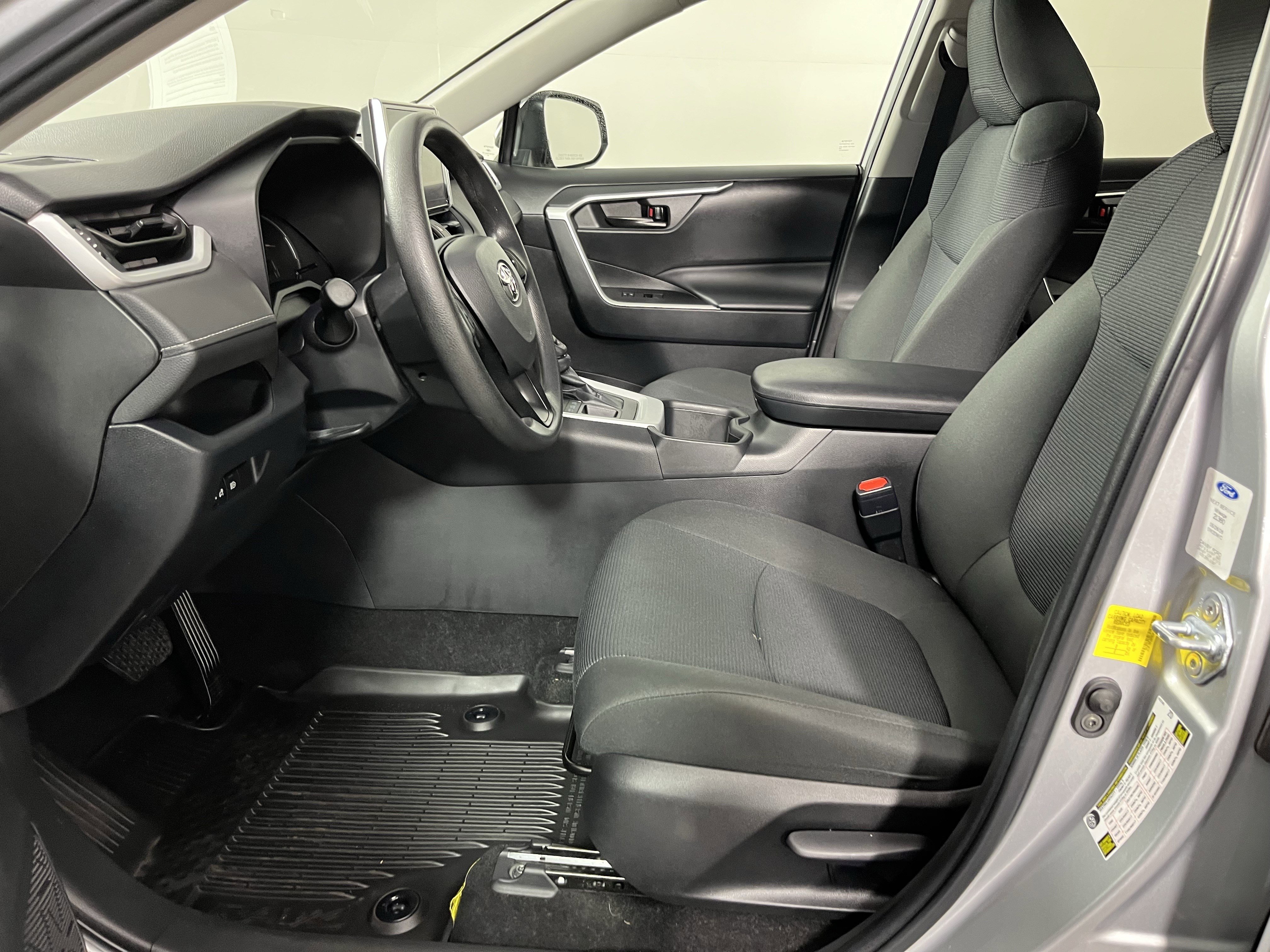 Used 2023 Toyota RAV4 LE image 11