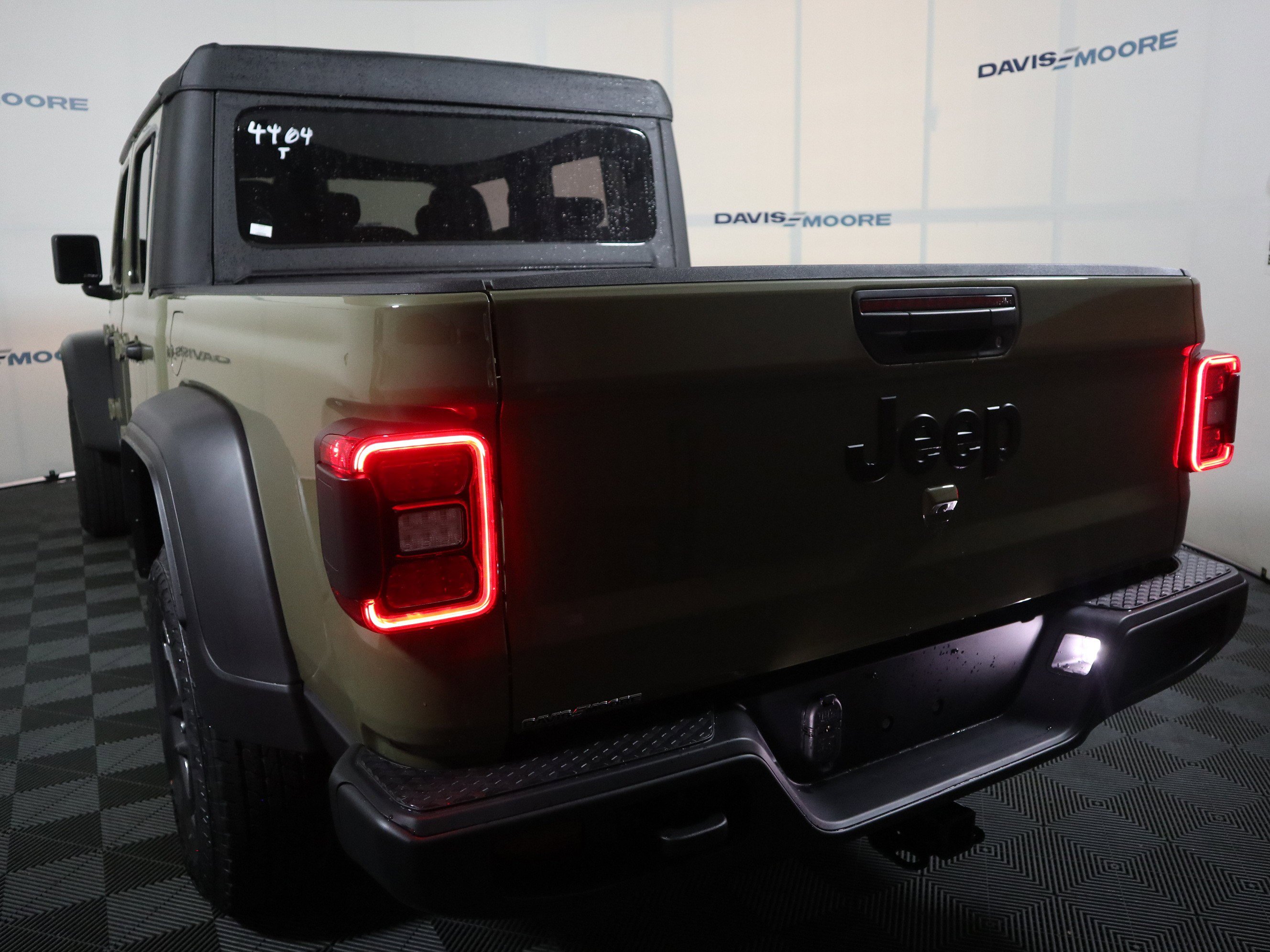 New 2026 Jeep Gladiator Sport AWD/4WD image 9