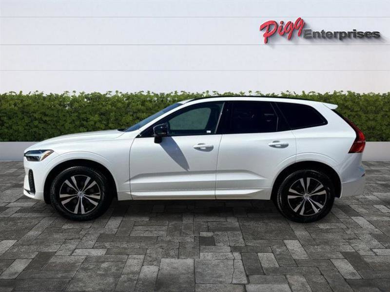 Used 2024 Volvo XC60 B5 Core w/ Protection Package Premier image 4