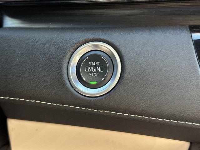 Used 2024 Cadillac Escalade Premium Luxury image 16