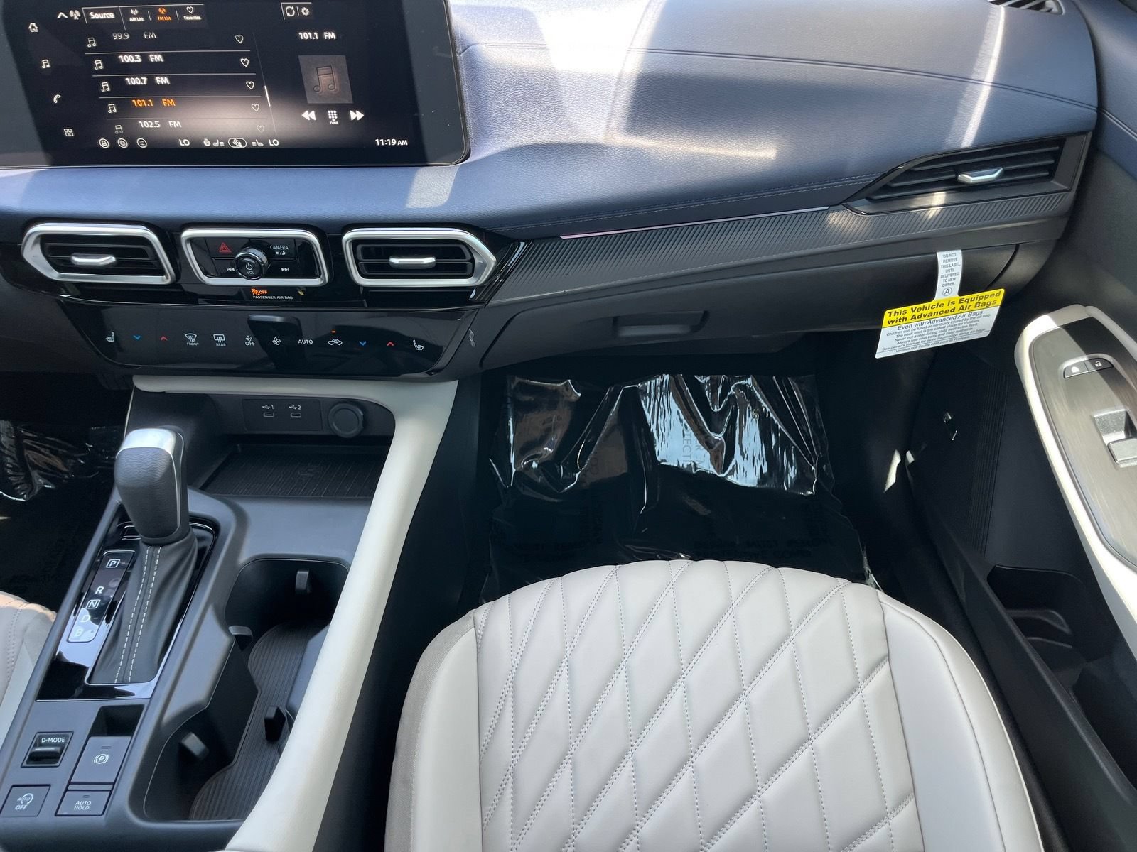 New 2026 Nissan Sentra SL w/ Floor Mat Package FWD image 15