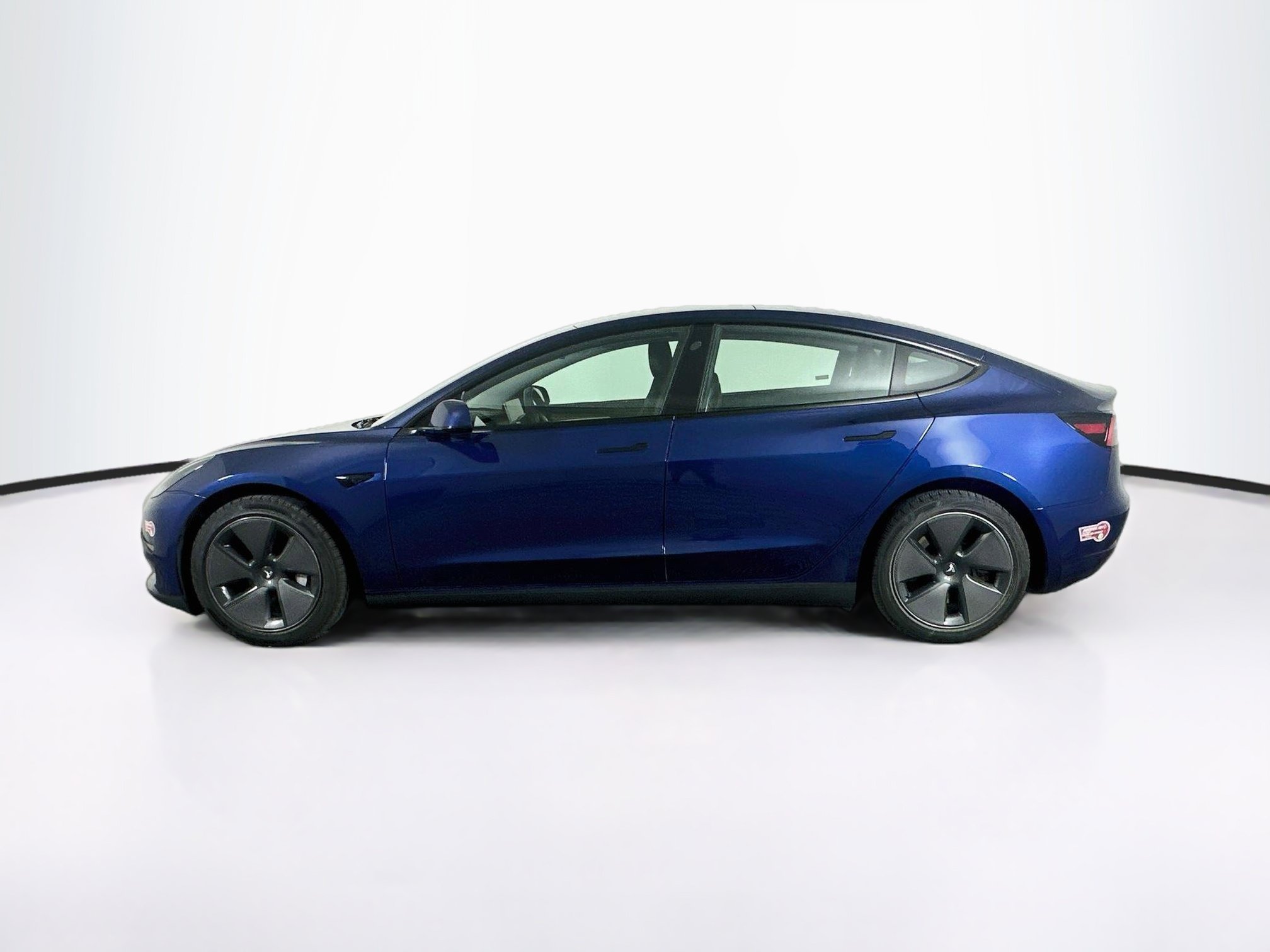 Used 2023 Tesla Model 3 Standard Range RWD image 4