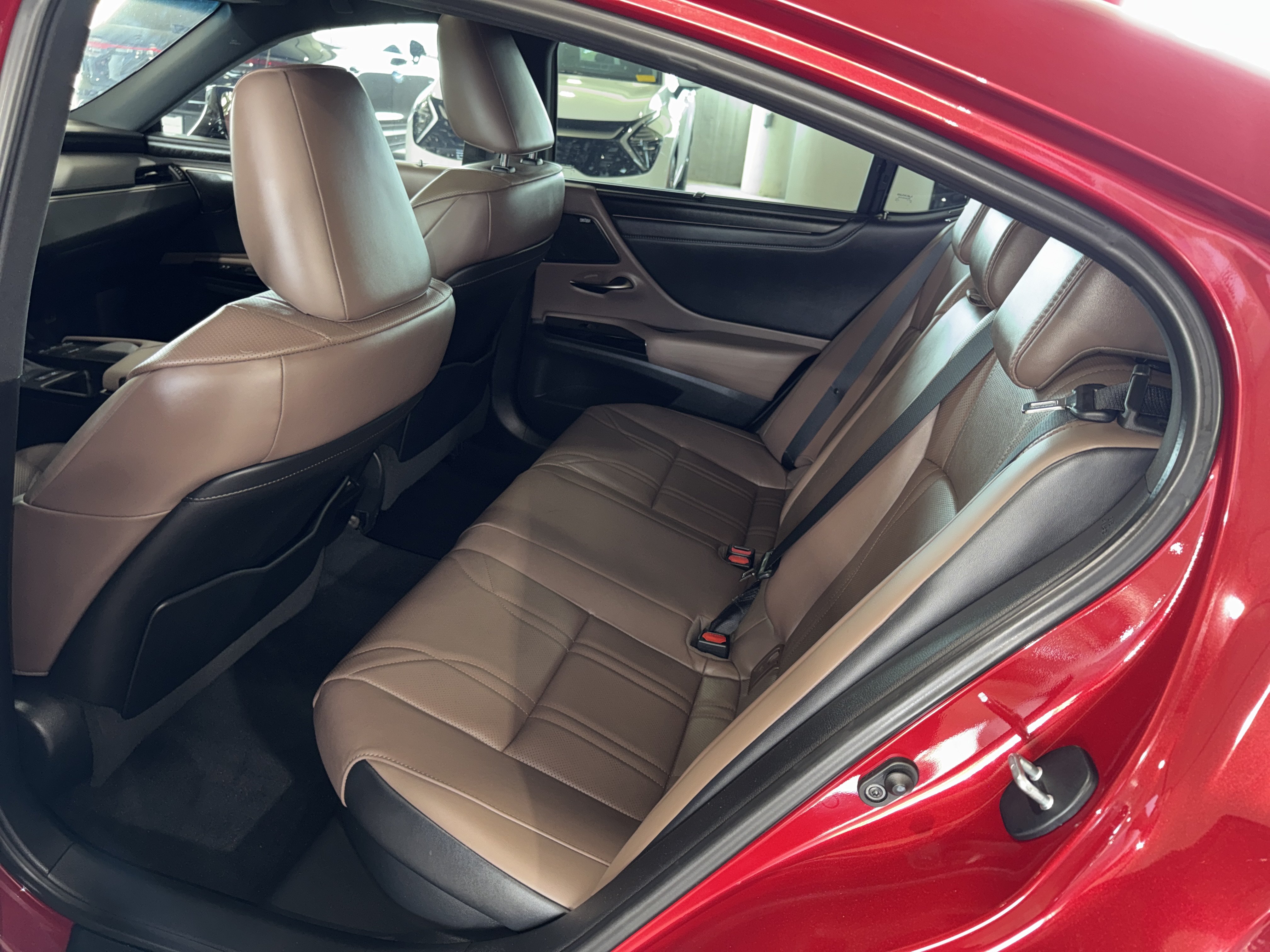Used 2022 Lexus ES 300h Ultra Luxury w/ Accessory Package 2 FWD image 15