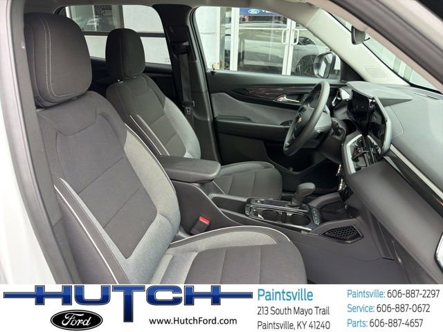 Used 2025 Chevrolet TrailBlazer LT AWD/4WD image 18