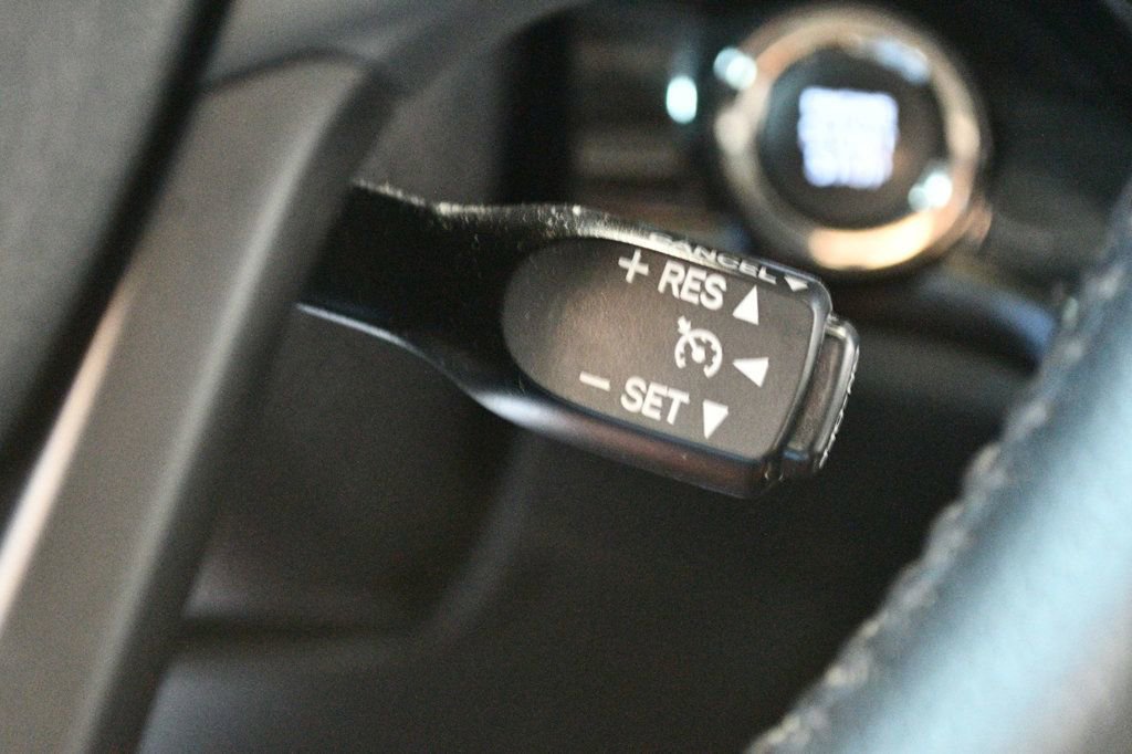 Used 2013 Toyota Avalon XLE Premium FWD image 55